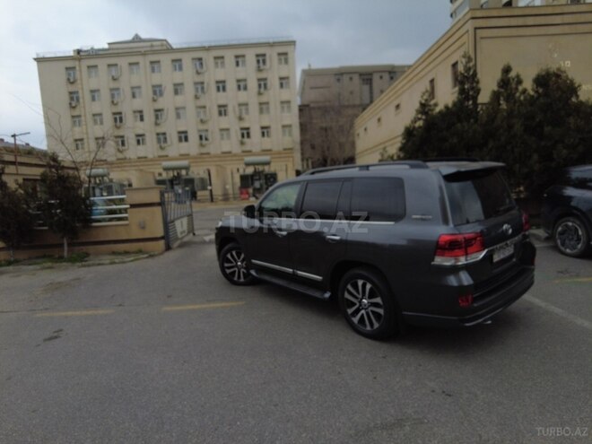 Toyota Land Cruiser-12