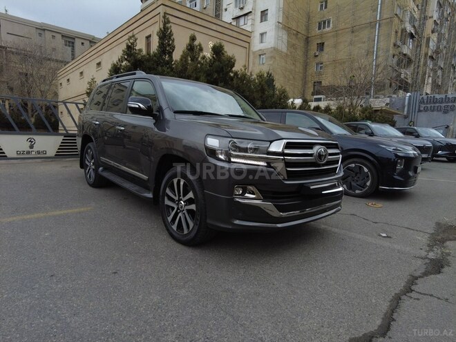 Toyota Land Cruiser-8