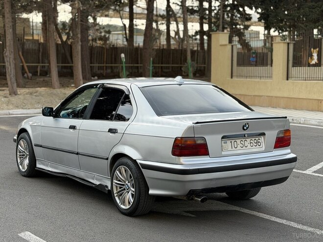 BMW 318 1991, 200,000 km - 1.8 l - Sumqayıt
