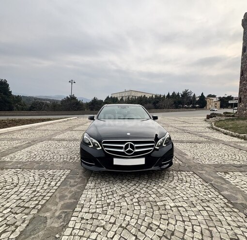 Mercedes E 250 4MATIC-1