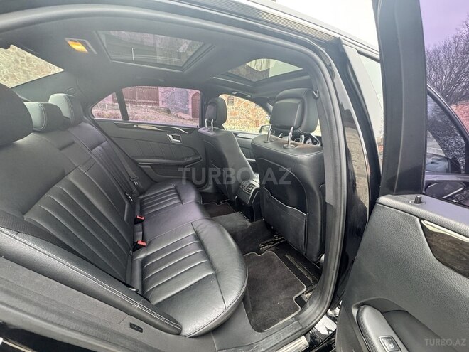 Mercedes E 250 4MATIC-7