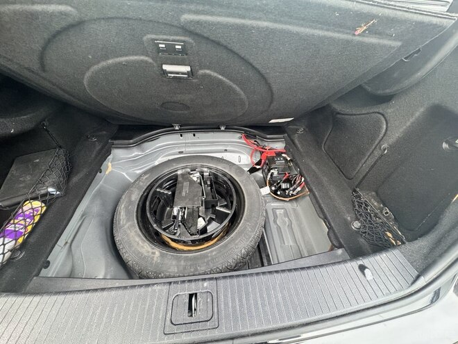 Mercedes E 250 4MATIC-8