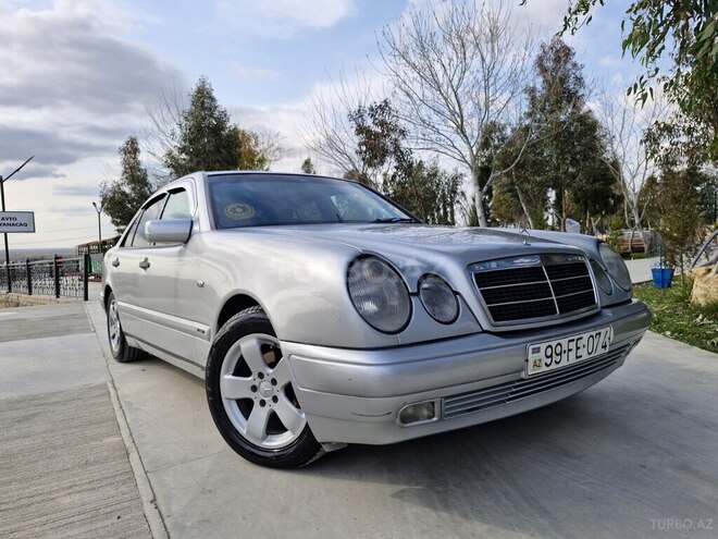 Mercedes E 240 1998, 318,000 km - 2.4 l - Şirvan
