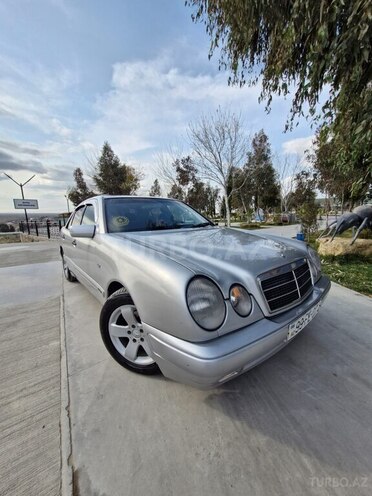 Mercedes E 240 1998, 318,000 km - 2.4 l - Şirvan
