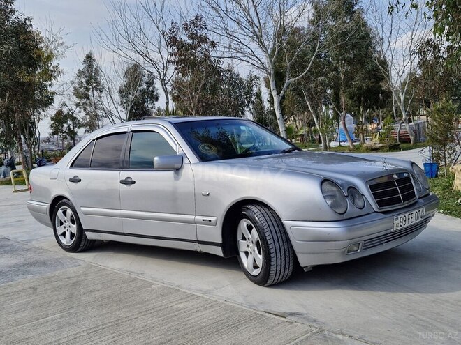 Mercedes E 240 1998, 318,000 km - 2.4 l - Şirvan