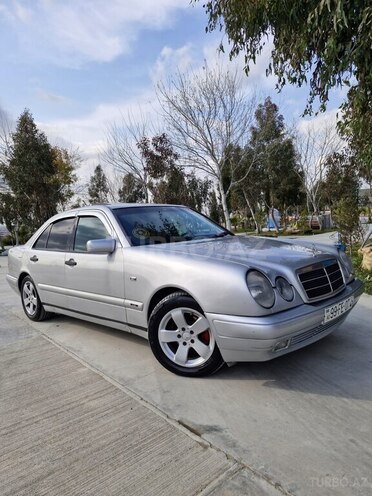 Mercedes E 240 1998, 318,000 km - 2.4 l - Şirvan