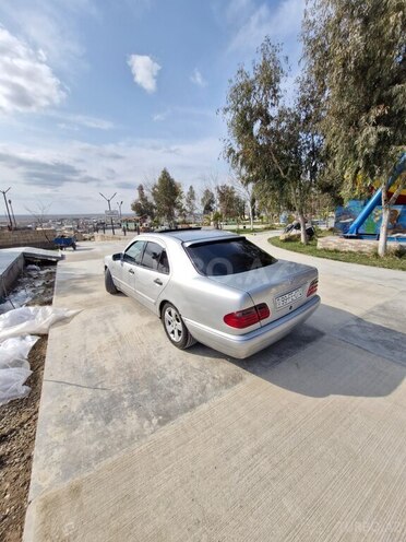 Mercedes E 240 1998, 318,000 km - 2.4 l - Şirvan