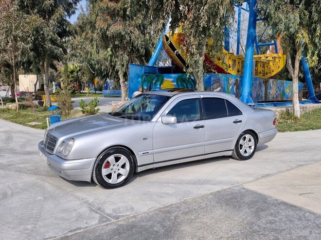 Mercedes E 240 1998, 318,000 km - 2.4 l - Şirvan