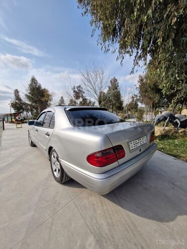 Mercedes E 240 1998, 318,000 km - 2.4 l - Şirvan