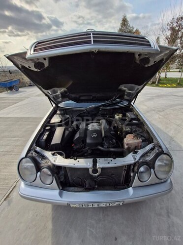 Mercedes E 240 1998, 318,000 km - 2.4 l - Şirvan