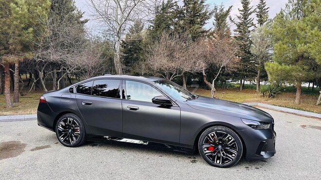 BMW i5-12