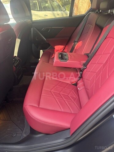 BMW i5-19
