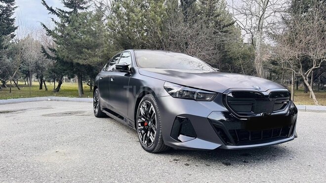 BMW i5-16