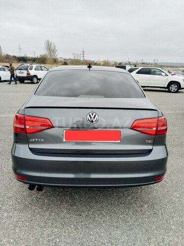 Volkswagen Jetta-2