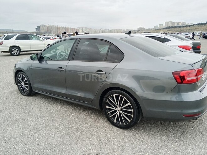 Volkswagen Jetta-3
