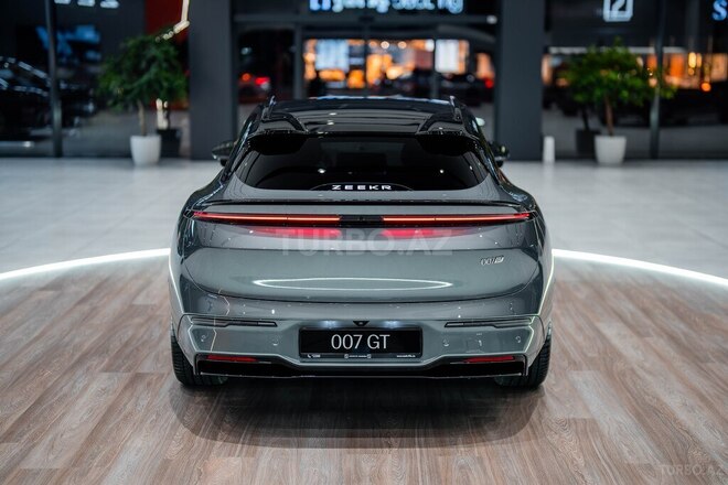 ZEEKR 007 GT-8