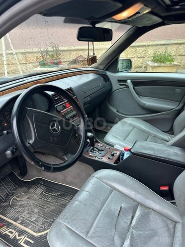 Mercedes C 200 1999, 413,382 km - 2.0 л - Yevlax