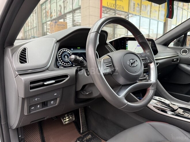 Hyundai Sonata-17