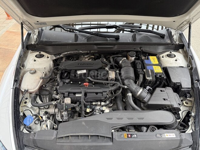 Hyundai Sonata-12
