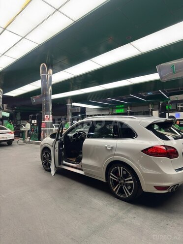 Porsche Cayenne Turbo 2012, 65,000 km - 4.8 l - Bakı