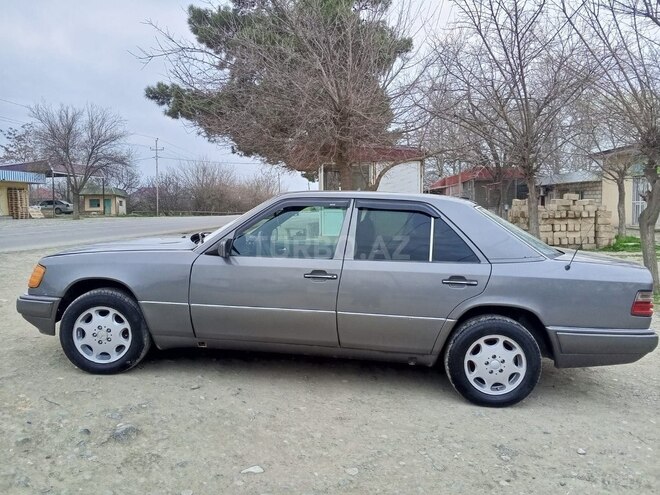 Mercedes E 200 1994, 310,000 km - 2.0 l - Ağcabədi