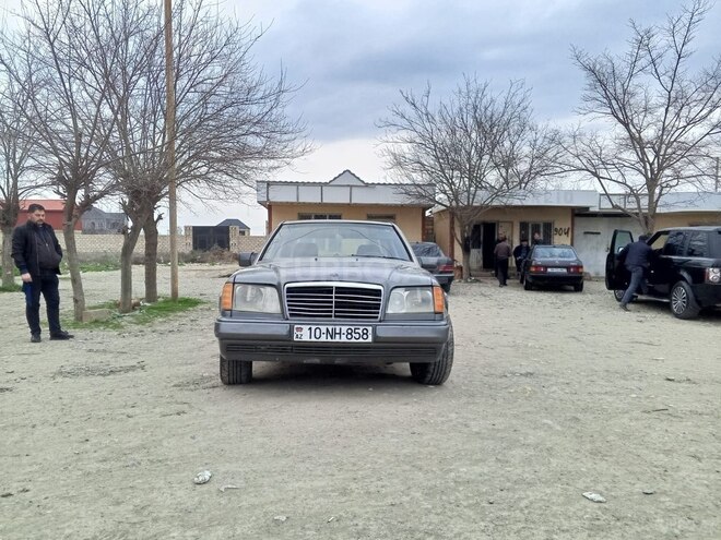 Mercedes E 200 1994, 310,000 km - 2.0 l - Ağcabədi
