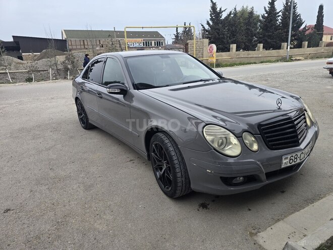 Mercedes E 220-1