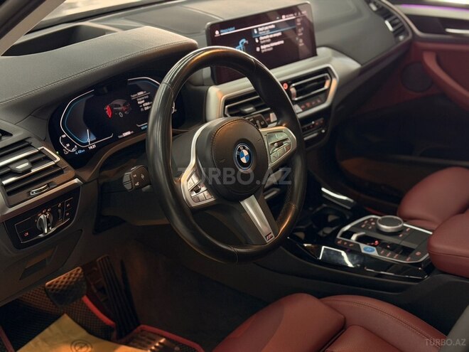 BMW iX3-10