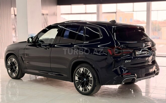 BMW iX3-4