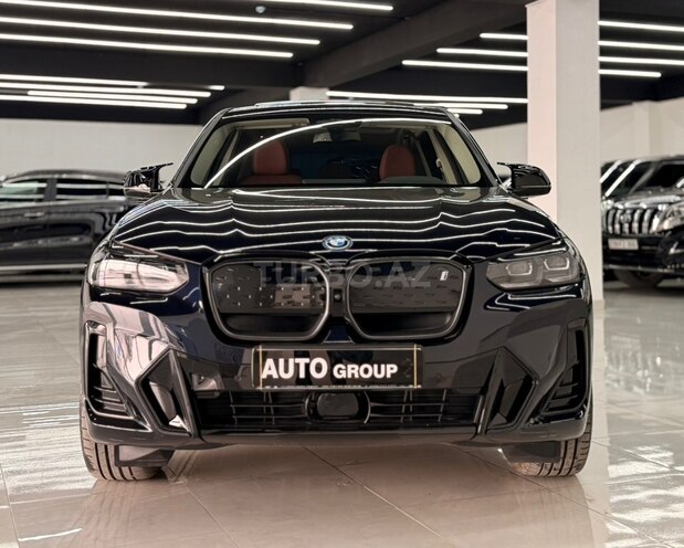 BMW iX3-1