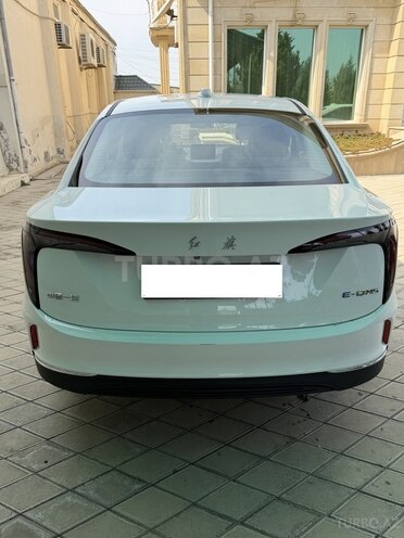 Hongqi E-QM5-6