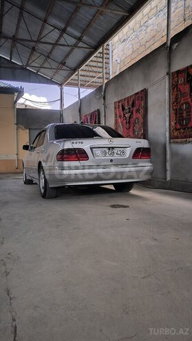Mercedes E 270 2000, 484,913 km - 2.7 l - Bərdə