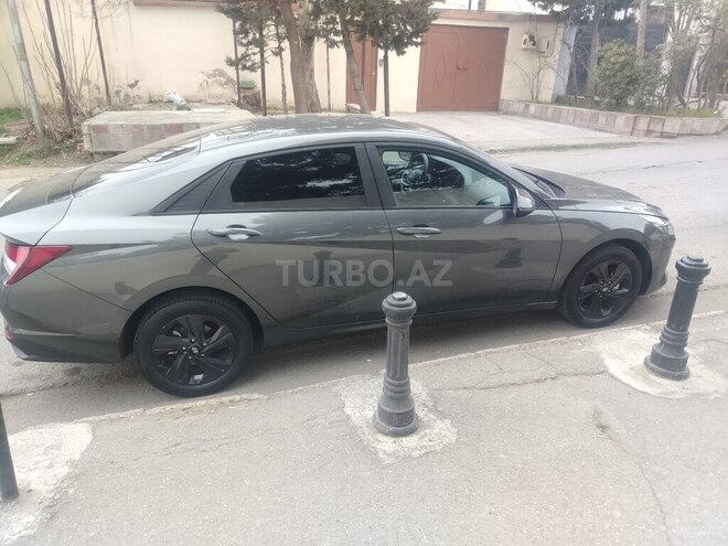 Hyundai Elantra-6
