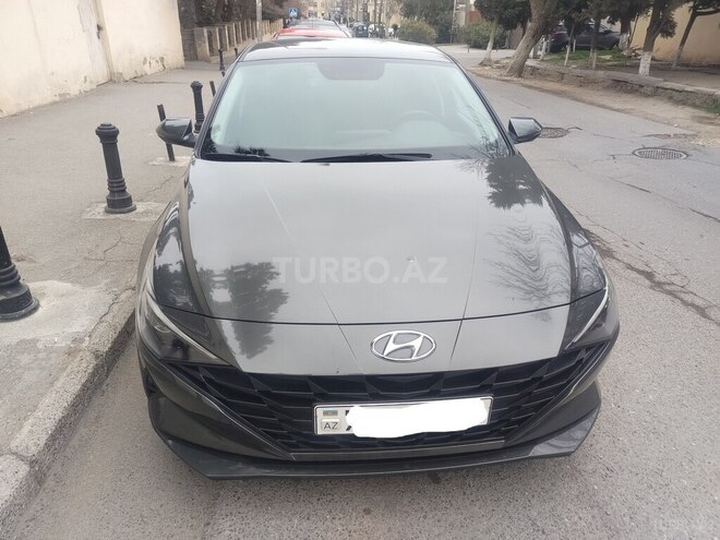 Hyundai Elantra-1