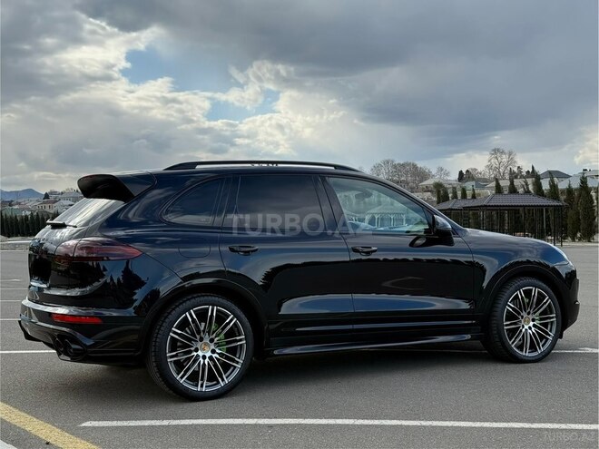 Porsche Cayenne S-6