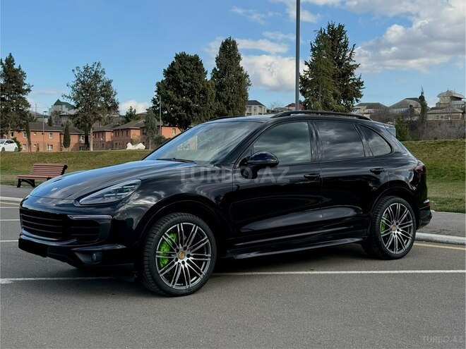 Porsche Cayenne S-2