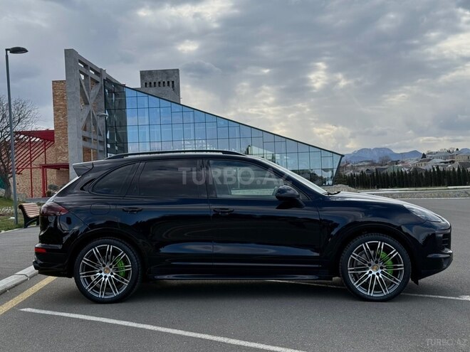 Porsche Cayenne S-4