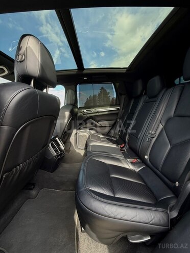 Porsche Cayenne S-17