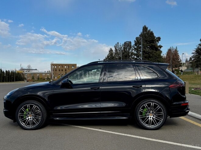Porsche Cayenne S-5