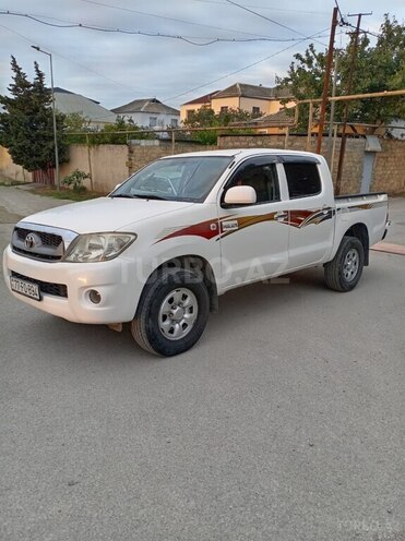 Toyota Hilux 2011, 350,000 km - 2.5 л - Bakı