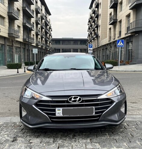 Hyundai Elantra-4