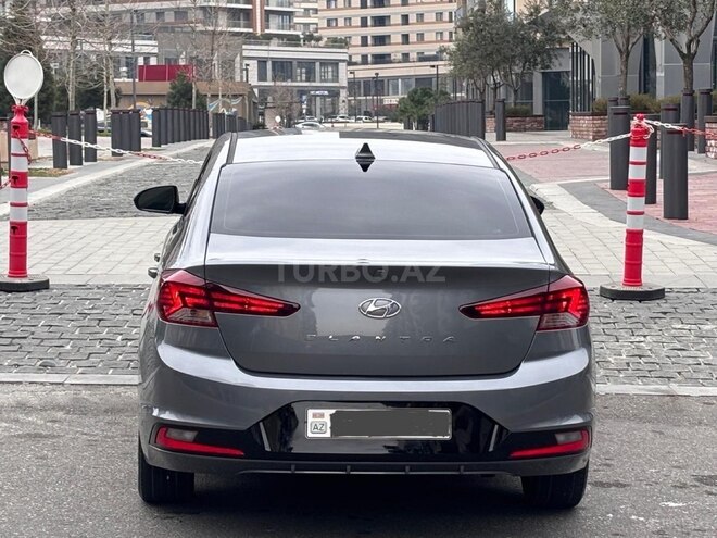 Hyundai Elantra-5