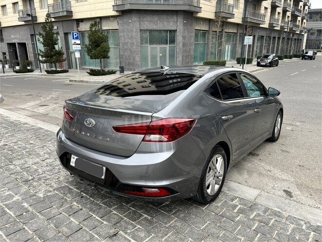 Hyundai Elantra-3