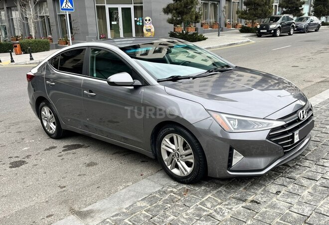 Hyundai Elantra-10