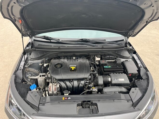 Hyundai Elantra-16