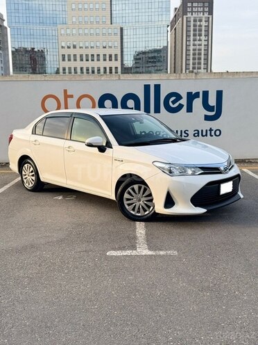 Toyota Corolla Axio-1
