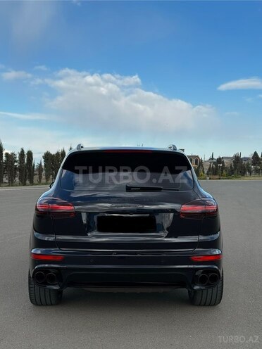 Porsche Cayenne S-9
