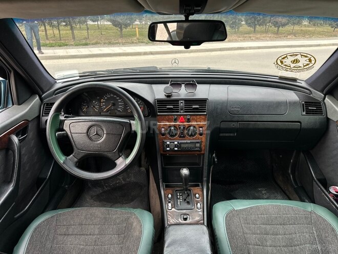 Mercedes C 230 1997, 240,000 km - 2.3 l - Sumqayıt