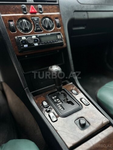 Mercedes C 230 1997, 240,000 km - 2.3 l - Sumqayıt
