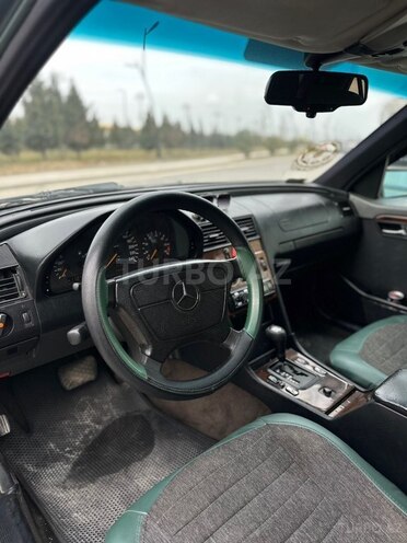 Mercedes C 230 1997, 240,000 km - 2.3 l - Sumqayıt